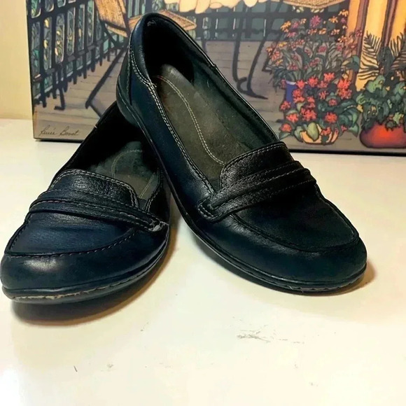 Clarks comfy black leather loafers with  taupe stitching , 8.5M - Picture 1 of 7